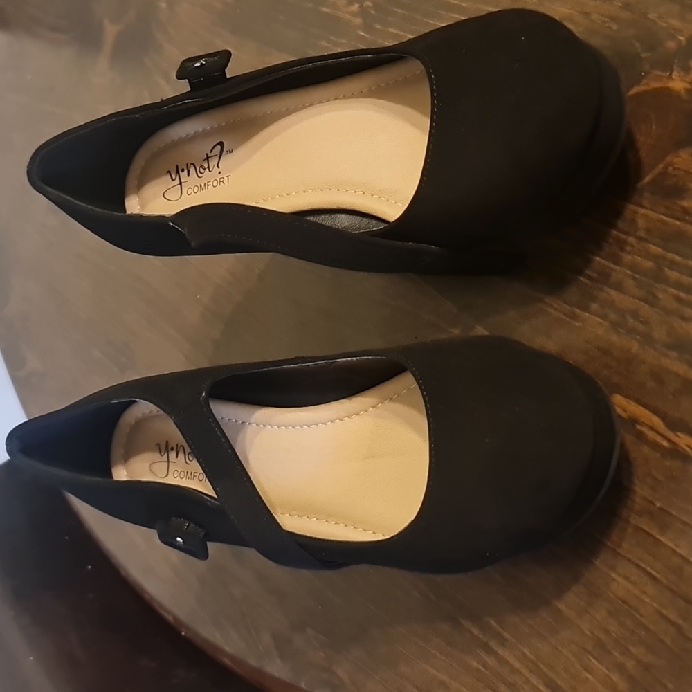Elegant Black Heels by